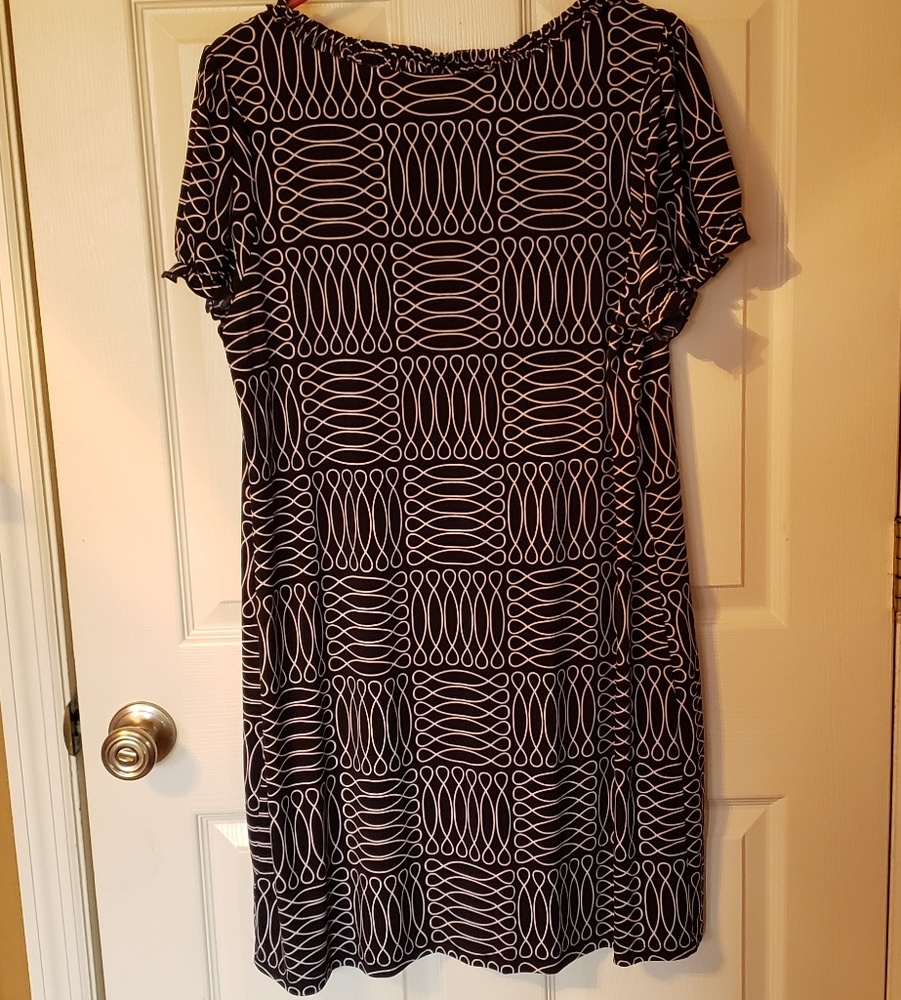 Dress - Picture 2 of 6